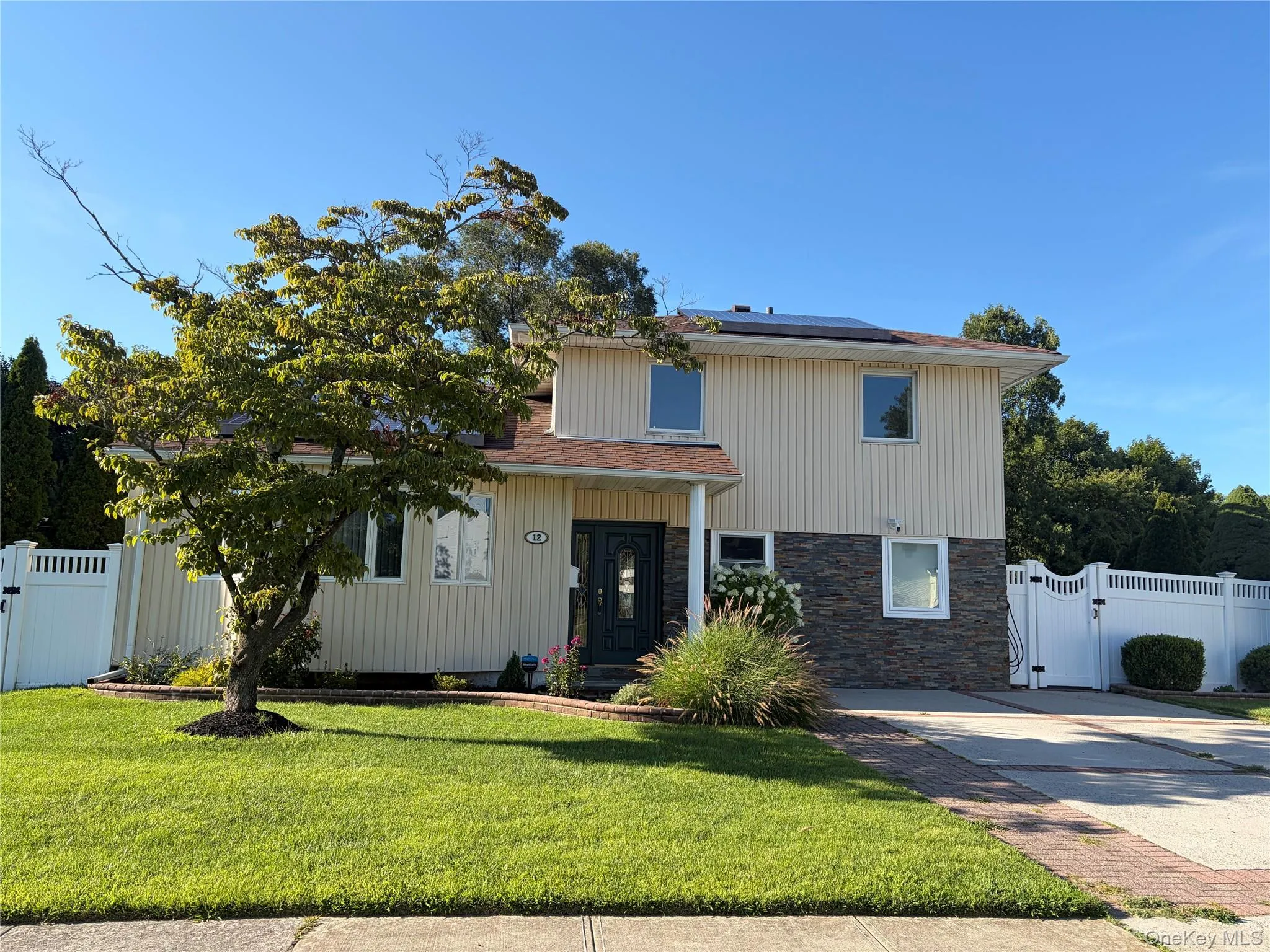 12 Palo Alto Drive, Oyster Bay, NY, 4 Bedrooms Bedrooms, 8 Rooms Rooms,2 BathroomsBathrooms,Residential,For Rent,Palo Alto,0,1034207 12 Palo Alto Drive, Oyster Bay, NY, 4 Bedrooms Bedrooms, 8 Rooms Rooms,2 BathroomsBathrooms,Residential,For Rent,Palo Alto,0,1034207