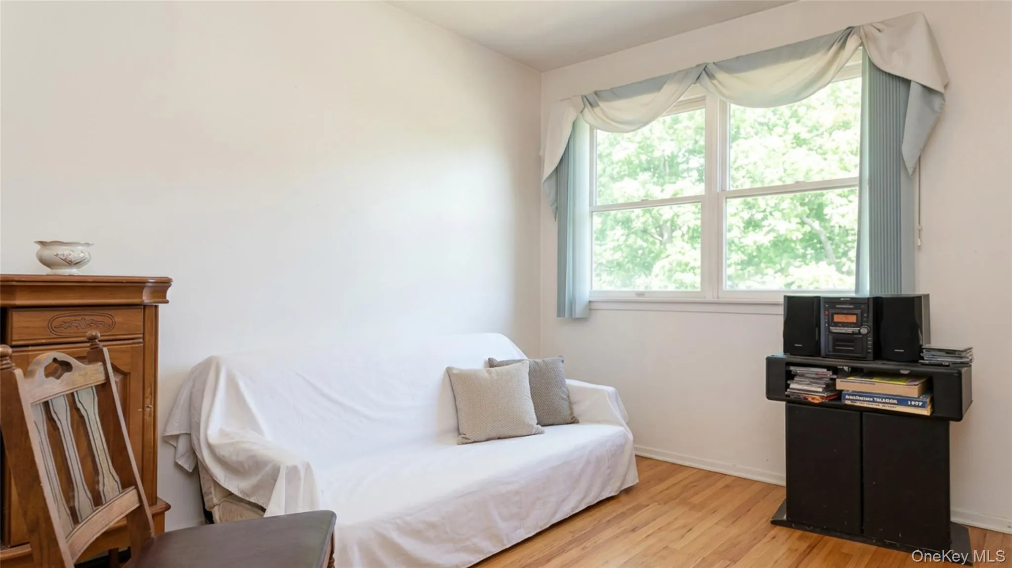 2 Custom Lane, Brookhaven, NY, 5 Bedrooms Bedrooms, 10 Rooms Rooms,2 BathroomsBathrooms,Residential,For Rent,Custom,0,1034212 2 Custom Lane, Brookhaven, NY, 5 Bedrooms Bedrooms, 10 Rooms Rooms,2 BathroomsBathrooms,Residential,For Rent,Custom,0,1034212