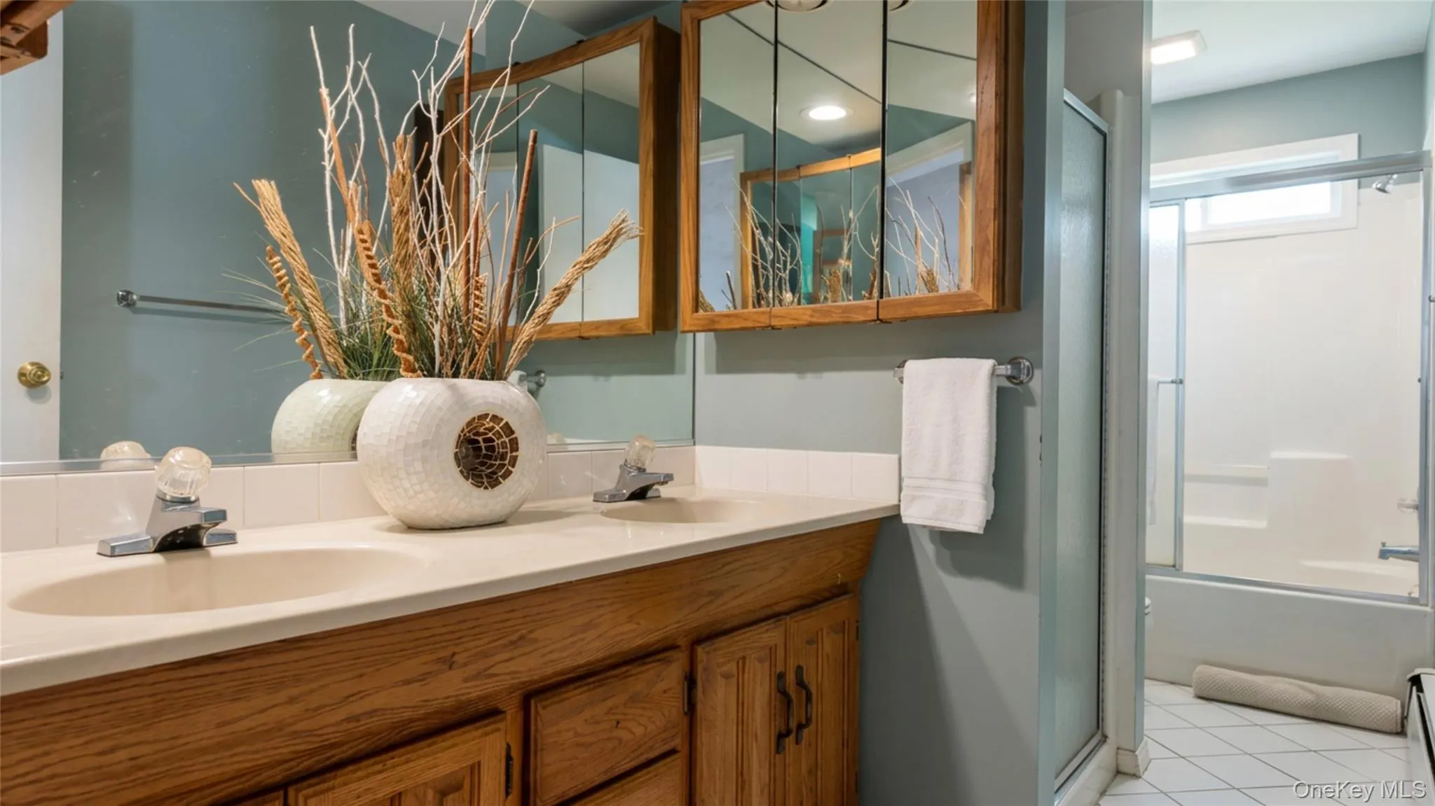 2 Custom Lane, Brookhaven, NY, 5 Bedrooms Bedrooms, 10 Rooms Rooms,2 BathroomsBathrooms,Residential,For Rent,Custom,0,1034212 2 Custom Lane, Brookhaven, NY, 5 Bedrooms Bedrooms, 10 Rooms Rooms,2 BathroomsBathrooms,Residential,For Rent,Custom,0,1034212