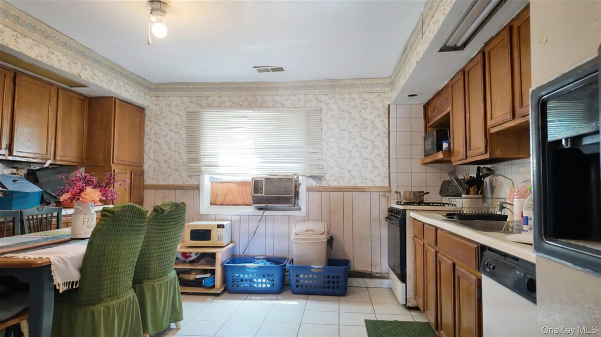 2 Custom Lane, Brookhaven, NY, 5 Bedrooms Bedrooms, 10 Rooms Rooms,2 BathroomsBathrooms,Residential,For Rent,Custom,0,1034212 2 Custom Lane, Brookhaven, NY, 5 Bedrooms Bedrooms, 10 Rooms Rooms,2 BathroomsBathrooms,Residential,For Rent,Custom,0,1034212