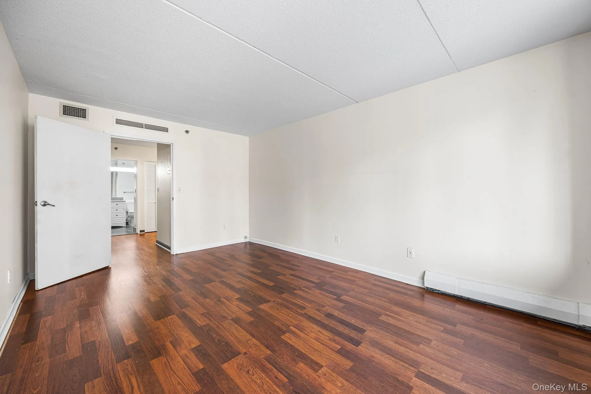 4 Martine Avenue, White Plains, NY, 1 Bedroom Bedrooms, 4 Rooms Rooms,1 BathroomBathrooms,Residential,For Rent,Martine,0,1034218 4 Martine Avenue, White Plains, NY, 1 Bedroom Bedrooms, 4 Rooms Rooms,1 BathroomBathrooms,Residential,For Rent,Martine,0,1034218