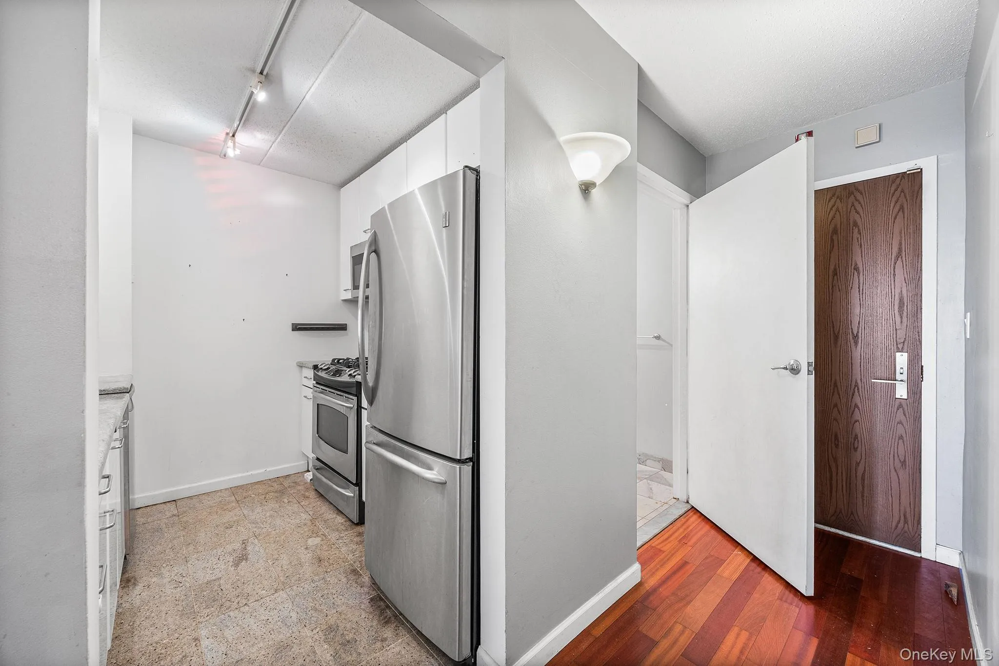 4 Martine Avenue, White Plains, NY, 1 Bedroom Bedrooms, 4 Rooms Rooms,1 BathroomBathrooms,Residential,For Rent,Martine,0,1034218 4 Martine Avenue, White Plains, NY, 1 Bedroom Bedrooms, 4 Rooms Rooms,1 BathroomBathrooms,Residential,For Rent,Martine,0,1034218