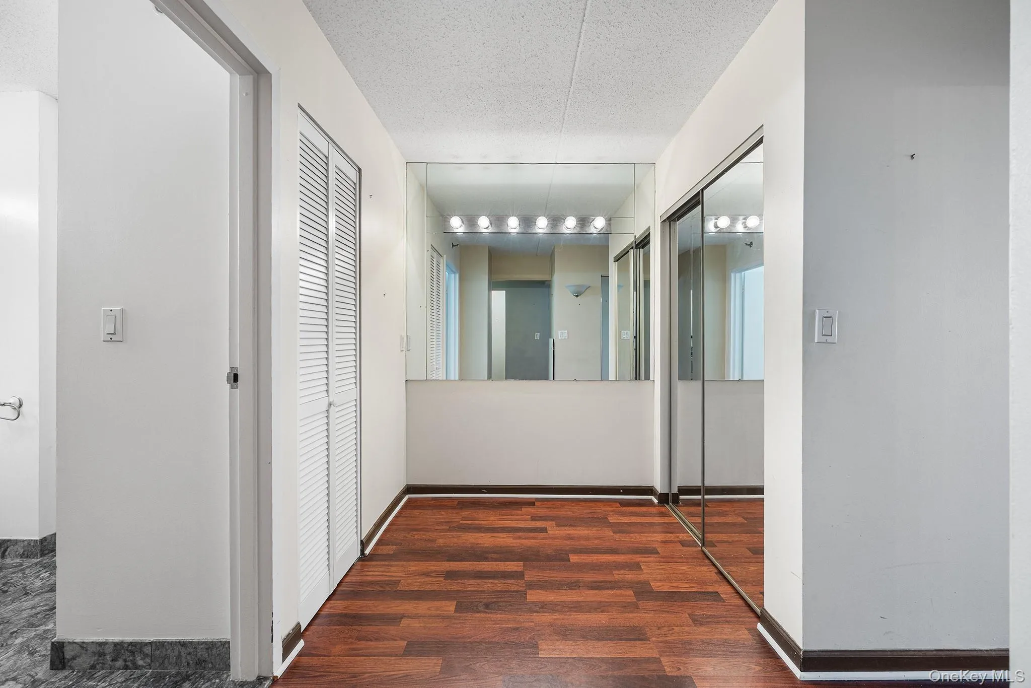 4 Martine Avenue, White Plains, NY, 1 Bedroom Bedrooms, 4 Rooms Rooms,1 BathroomBathrooms,Residential,For Rent,Martine,0,1034218 4 Martine Avenue, White Plains, NY, 1 Bedroom Bedrooms, 4 Rooms Rooms,1 BathroomBathrooms,Residential,For Rent,Martine,0,1034218