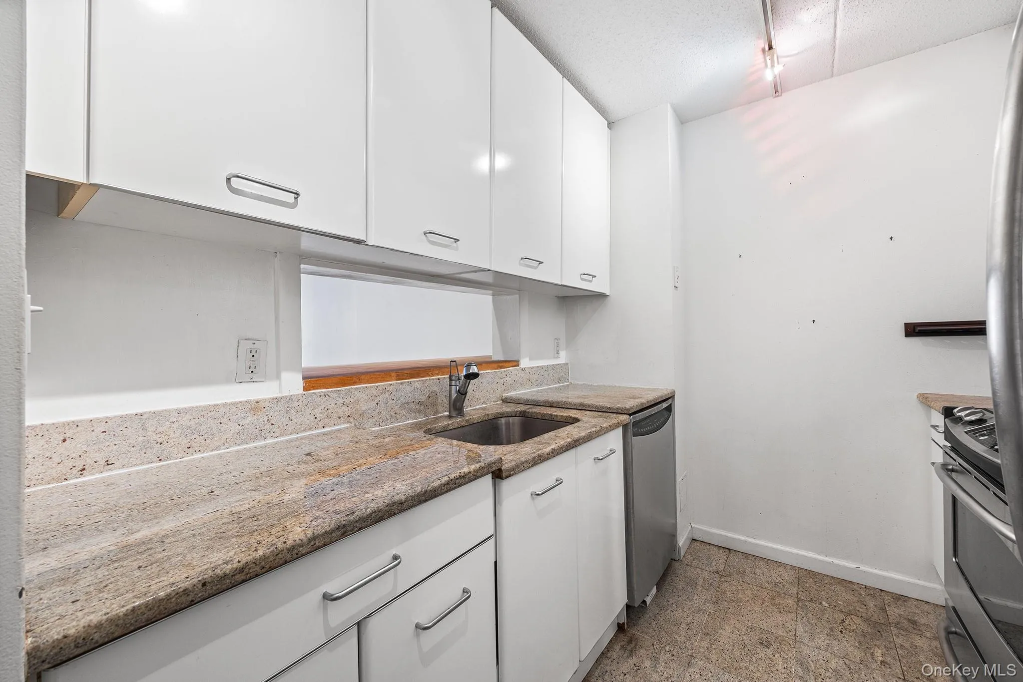 4 Martine Avenue, White Plains, NY, 1 Bedroom Bedrooms, 4 Rooms Rooms,1 BathroomBathrooms,Residential,For Rent,Martine,0,1034218 4 Martine Avenue, White Plains, NY, 1 Bedroom Bedrooms, 4 Rooms Rooms,1 BathroomBathrooms,Residential,For Rent,Martine,0,1034218