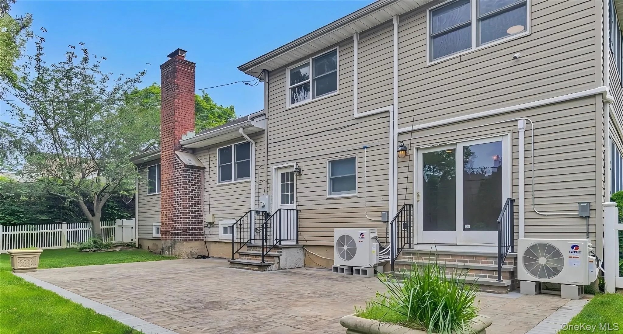 136 Lee Road, Hempstead, NY, 4 Bedrooms Bedrooms, 12 Rooms Rooms,2 BathroomsBathrooms,Residential Lease,For Rent,Lee,0,1034229 136 Lee Road, Hempstead, NY, 4 Bedrooms Bedrooms, 12 Rooms Rooms,2 BathroomsBathrooms,Residential Lease,For Rent,Lee,0,1034229