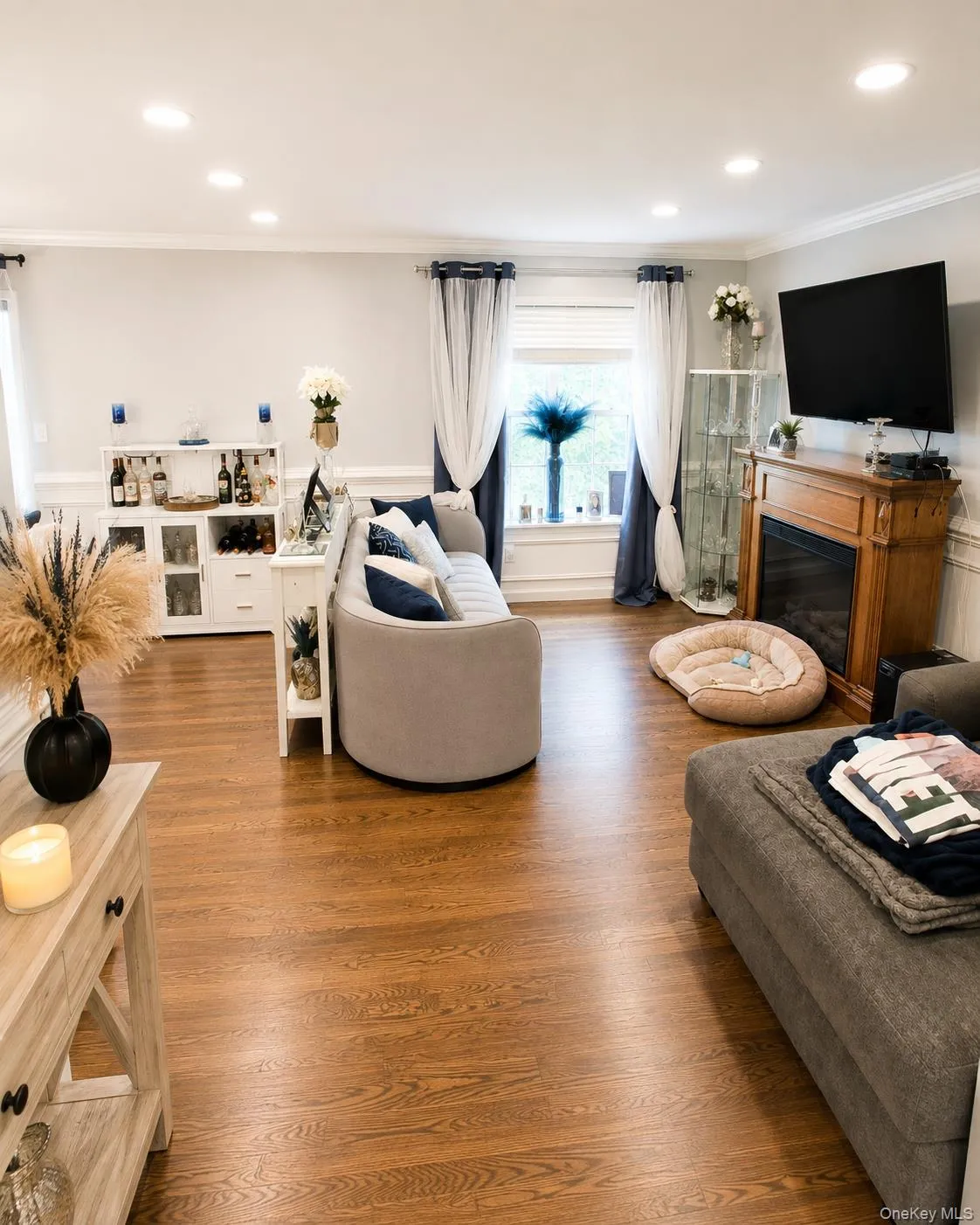 19 Helene Circle, Woodbury, NY, 3 Bedrooms Bedrooms, 8 Rooms Rooms,2 BathroomsBathrooms,Residential,For Rent,Helene,0,1034231 19 Helene Circle, Woodbury, NY, 3 Bedrooms Bedrooms, 8 Rooms Rooms,2 BathroomsBathrooms,Residential,For Rent,Helene,0,1034231