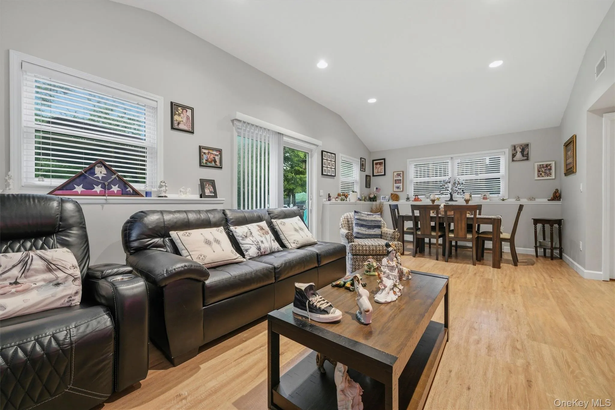 Accessory apt - living space Accessory apt - living space