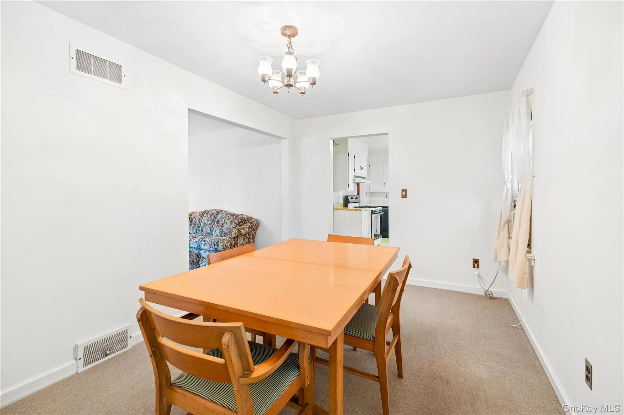 31 Briarwood Drive, Clarkstown, NY, 3 Bedrooms Bedrooms, 6 Rooms Rooms,1 BathroomBathrooms,Residential,For Rent,Briarwood,0,1034246 31 Briarwood Drive, Clarkstown, NY, 3 Bedrooms Bedrooms, 6 Rooms Rooms,1 BathroomBathrooms,Residential,For Rent,Briarwood,0,1034246