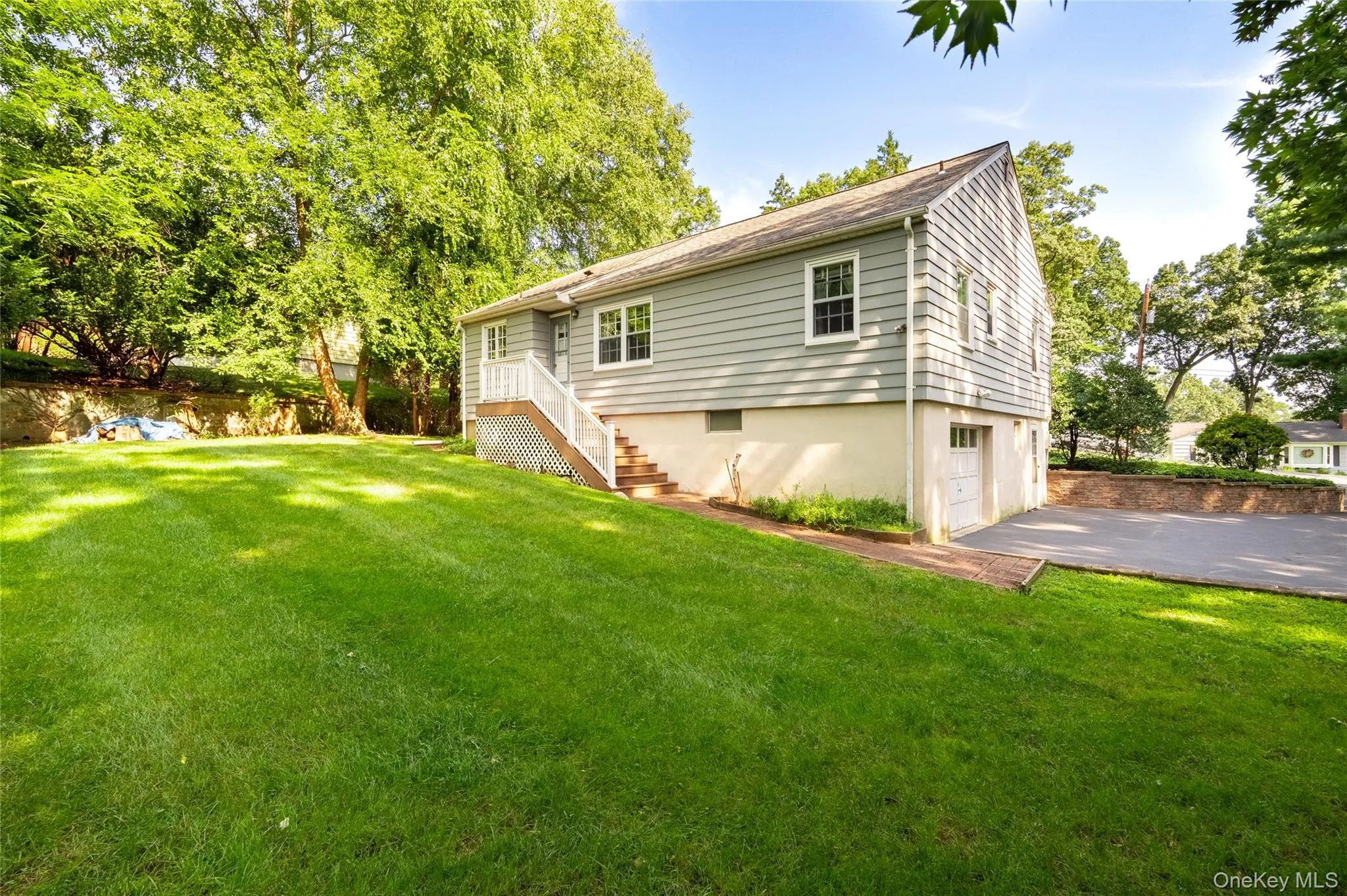 31 Briarwood Drive, Clarkstown, NY, 3 Bedrooms Bedrooms, 6 Rooms Rooms,1 BathroomBathrooms,Residential,For Rent,Briarwood,0,1034246 31 Briarwood Drive, Clarkstown, NY, 3 Bedrooms Bedrooms, 6 Rooms Rooms,1 BathroomBathrooms,Residential,For Rent,Briarwood,0,1034246