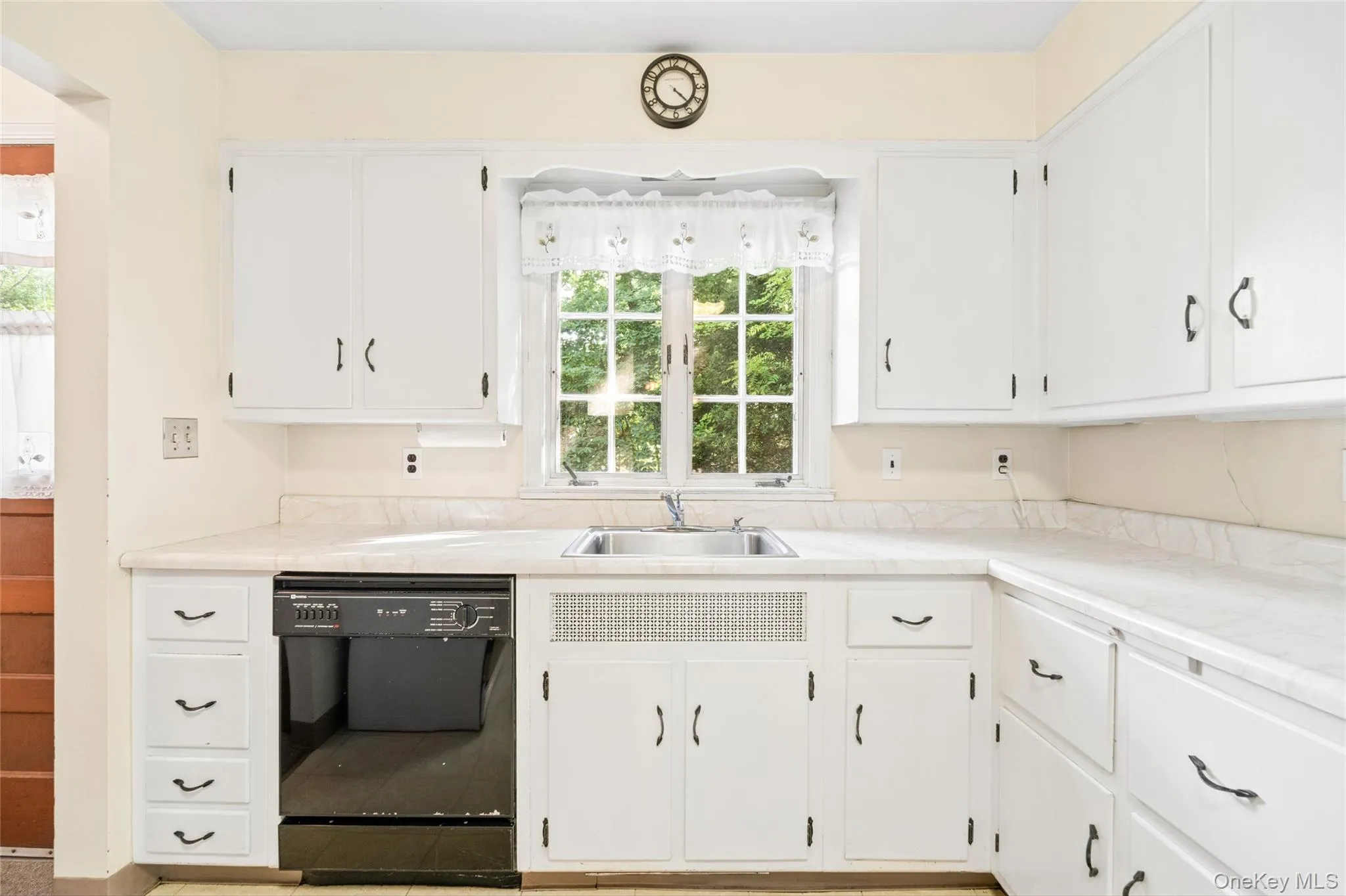 31 Briarwood Drive, Clarkstown, NY, 3 Bedrooms Bedrooms, 6 Rooms Rooms,1 BathroomBathrooms,Residential,For Rent,Briarwood,0,1034246 31 Briarwood Drive, Clarkstown, NY, 3 Bedrooms Bedrooms, 6 Rooms Rooms,1 BathroomBathrooms,Residential,For Rent,Briarwood,0,1034246