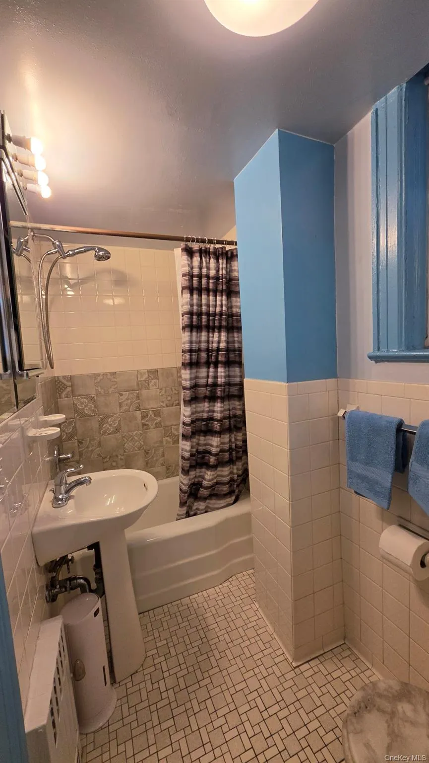 63-28 82nd Place, New York, NY, 3 Bedrooms Bedrooms, 7 Rooms Rooms,2 BathroomsBathrooms,Residential,For Rent,82nd,0,1034253 63-28 82nd Place, New York, NY, 3 Bedrooms Bedrooms, 7 Rooms Rooms,2 BathroomsBathrooms,Residential,For Rent,82nd,0,1034253