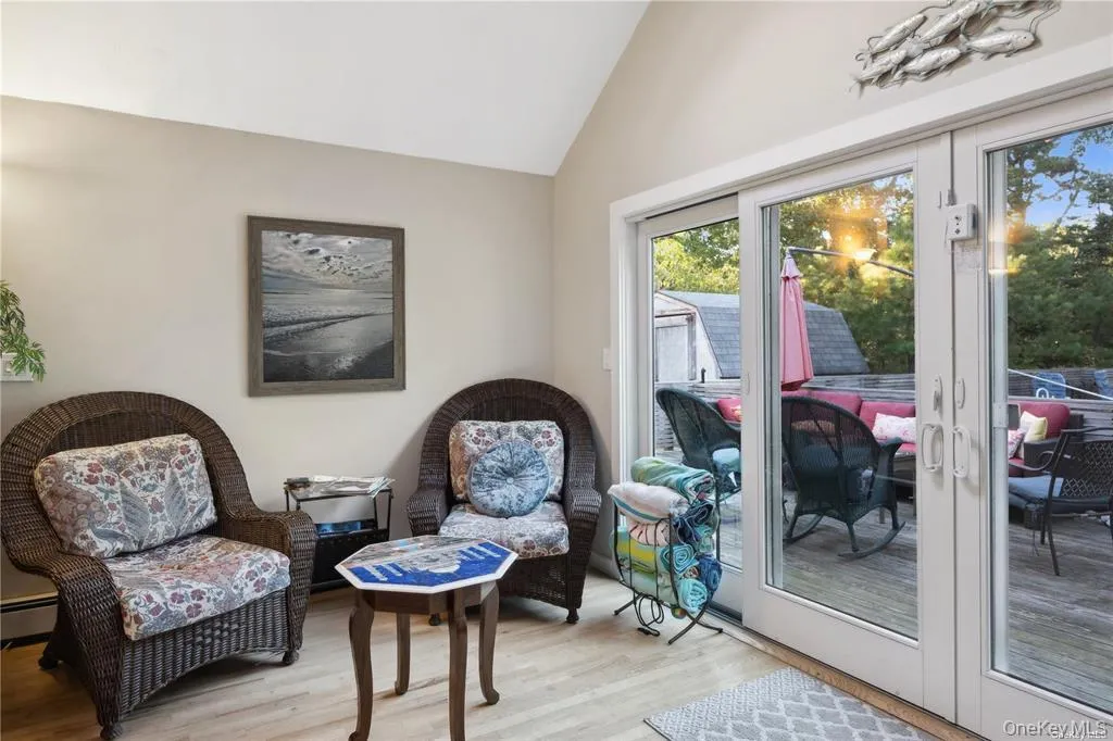 25 Blue Jay Way, East Hampton, NY, 6 Bedrooms Bedrooms, 9 Rooms Rooms,6 BathroomsBathrooms,Residential Lease,For Rent,Blue Jay,0,1034255 25 Blue Jay Way, East Hampton, NY, 6 Bedrooms Bedrooms, 9 Rooms Rooms,6 BathroomsBathrooms,Residential Lease,For Rent,Blue Jay,0,1034255