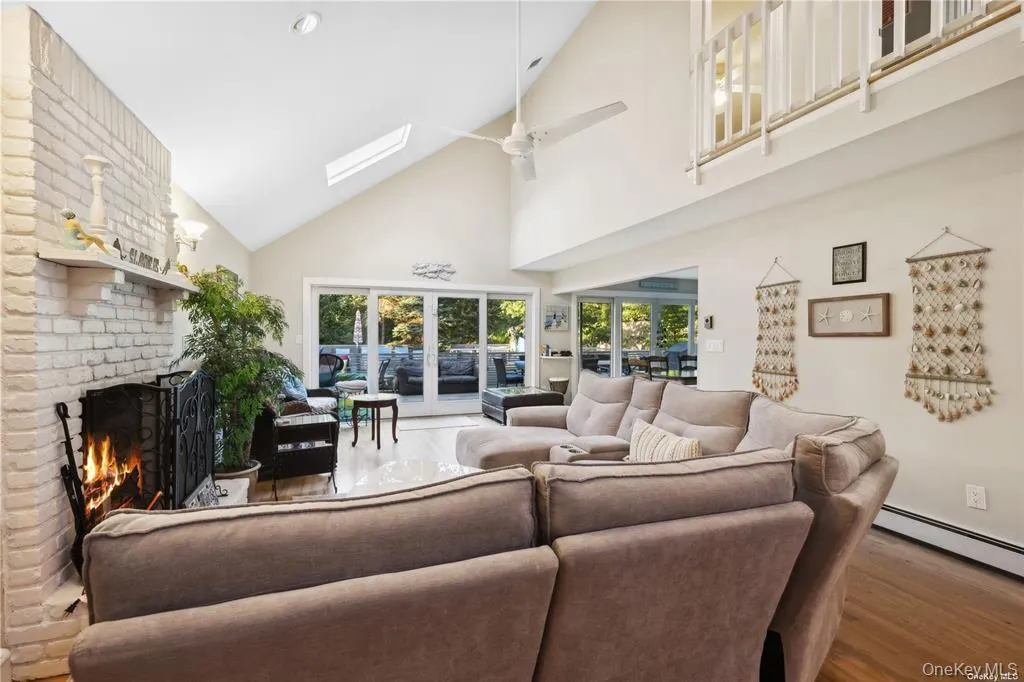 25 Blue Jay Way, East Hampton, NY, 6 Bedrooms Bedrooms, 9 Rooms Rooms,6 BathroomsBathrooms,Residential Lease,For Rent,Blue Jay,0,1034255 25 Blue Jay Way, East Hampton, NY, 6 Bedrooms Bedrooms, 9 Rooms Rooms,6 BathroomsBathrooms,Residential Lease,For Rent,Blue Jay,0,1034255