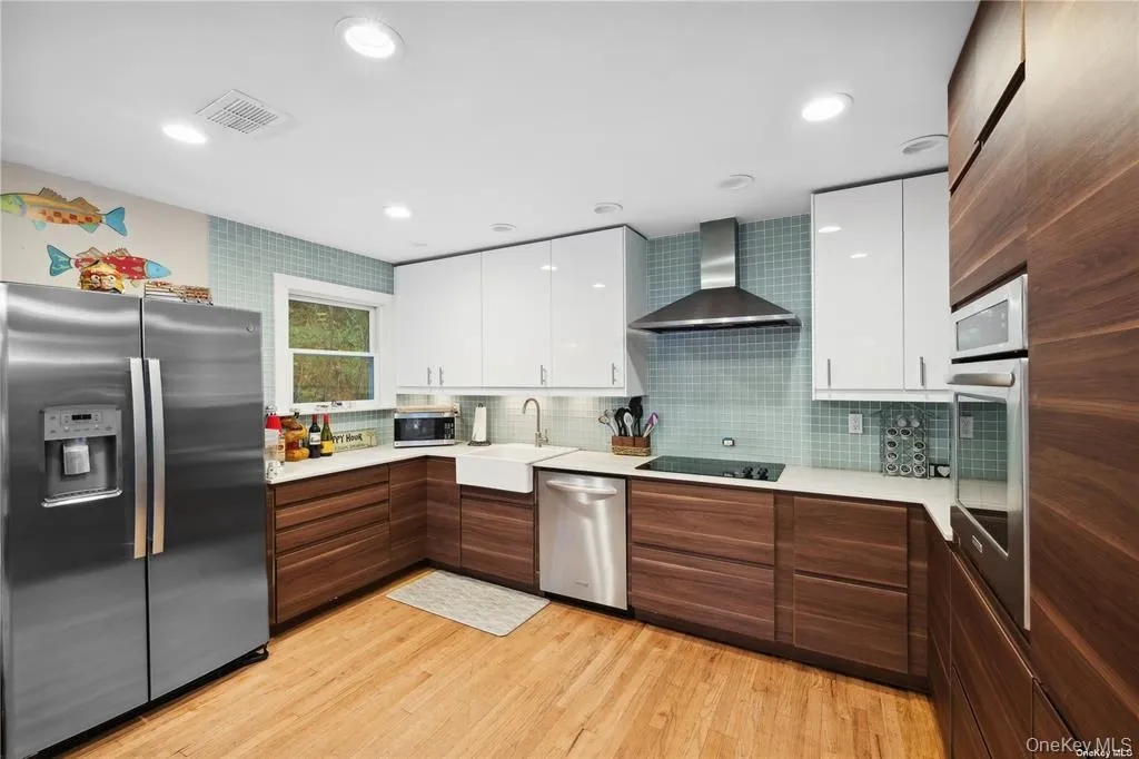 25 Blue Jay Way, East Hampton, NY, 6 Bedrooms Bedrooms, 9 Rooms Rooms,6 BathroomsBathrooms,Residential Lease,For Rent,Blue Jay,0,1034255 25 Blue Jay Way, East Hampton, NY, 6 Bedrooms Bedrooms, 9 Rooms Rooms,6 BathroomsBathrooms,Residential Lease,For Rent,Blue Jay,0,1034255