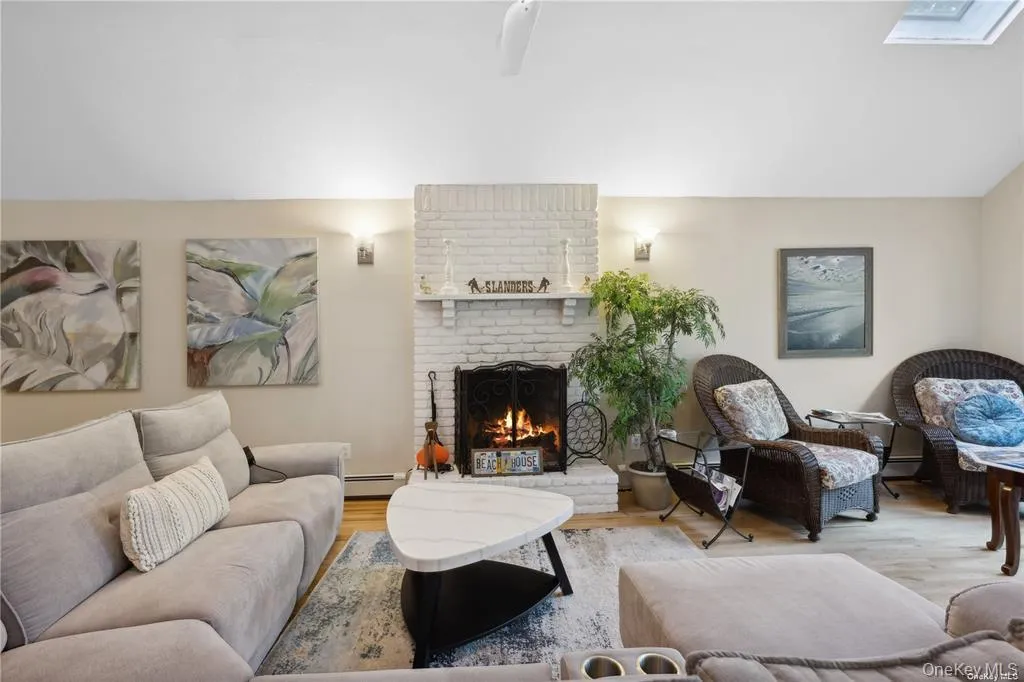 25 Blue Jay Way, East Hampton, NY, 6 Bedrooms Bedrooms, 9 Rooms Rooms,6 BathroomsBathrooms,Residential Lease,For Rent,Blue Jay,0,1034255 25 Blue Jay Way, East Hampton, NY, 6 Bedrooms Bedrooms, 9 Rooms Rooms,6 BathroomsBathrooms,Residential Lease,For Rent,Blue Jay,0,1034255