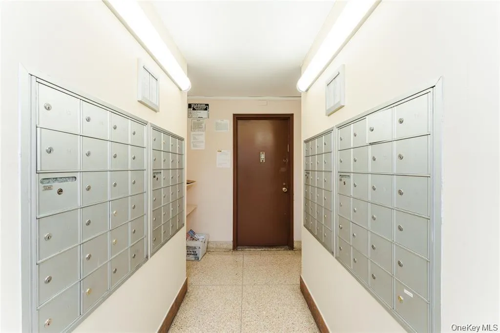 87-70 173rd St, New York, NY, 1 Bedroom Bedrooms, 4 Rooms Rooms,1 BathroomBathrooms,Residential,For Rent,St,0,1034256 87-70 173rd St, New York, NY, 1 Bedroom Bedrooms, 4 Rooms Rooms,1 BathroomBathrooms,Residential,For Rent,St,0,1034256