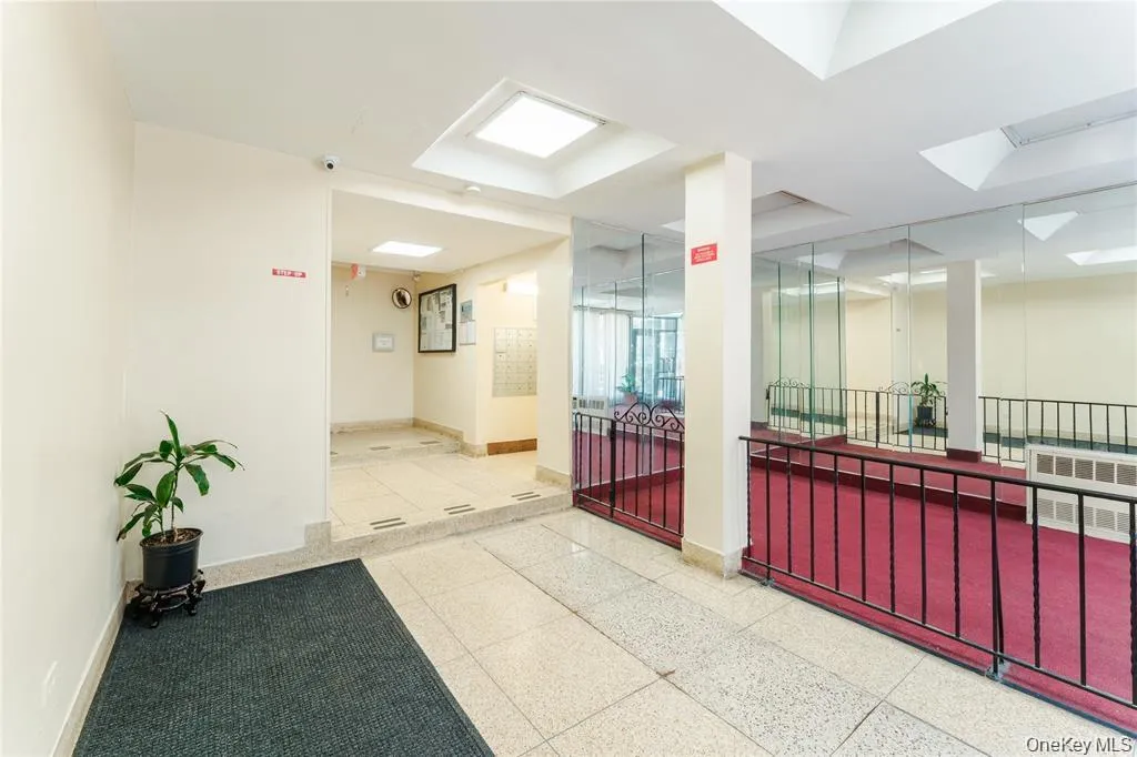 87-70 173rd St, New York, NY, 1 Bedroom Bedrooms, 4 Rooms Rooms,1 BathroomBathrooms,Residential,For Rent,St,0,1034256 87-70 173rd St, New York, NY, 1 Bedroom Bedrooms, 4 Rooms Rooms,1 BathroomBathrooms,Residential,For Rent,St,0,1034256