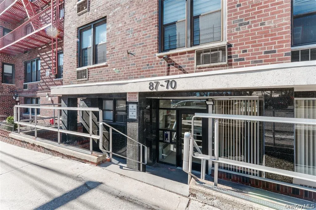 87-70 173rd St, New York, NY, 1 Bedroom Bedrooms, 4 Rooms Rooms,1 BathroomBathrooms,Residential,For Rent,St,0,1034256 87-70 173rd St, New York, NY, 1 Bedroom Bedrooms, 4 Rooms Rooms,1 BathroomBathrooms,Residential,For Rent,St,0,1034256