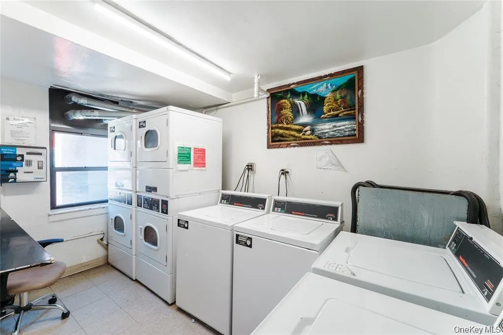 87-70 173rd St, New York, NY, 1 Bedroom Bedrooms, 4 Rooms Rooms,1 BathroomBathrooms,Residential,For Rent,St,0,1034256 87-70 173rd St, New York, NY, 1 Bedroom Bedrooms, 4 Rooms Rooms,1 BathroomBathrooms,Residential,For Rent,St,0,1034256