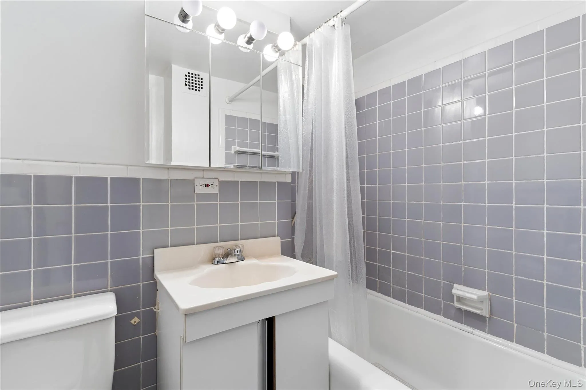97-37 63rd, New York, NY, 1 Bedroom Bedrooms, 4 Rooms Rooms,1 BathroomBathrooms,Residential,For Rent,63rd,0,1034260 97-37 63rd, New York, NY, 1 Bedroom Bedrooms, 4 Rooms Rooms,1 BathroomBathrooms,Residential,For Rent,63rd,0,1034260