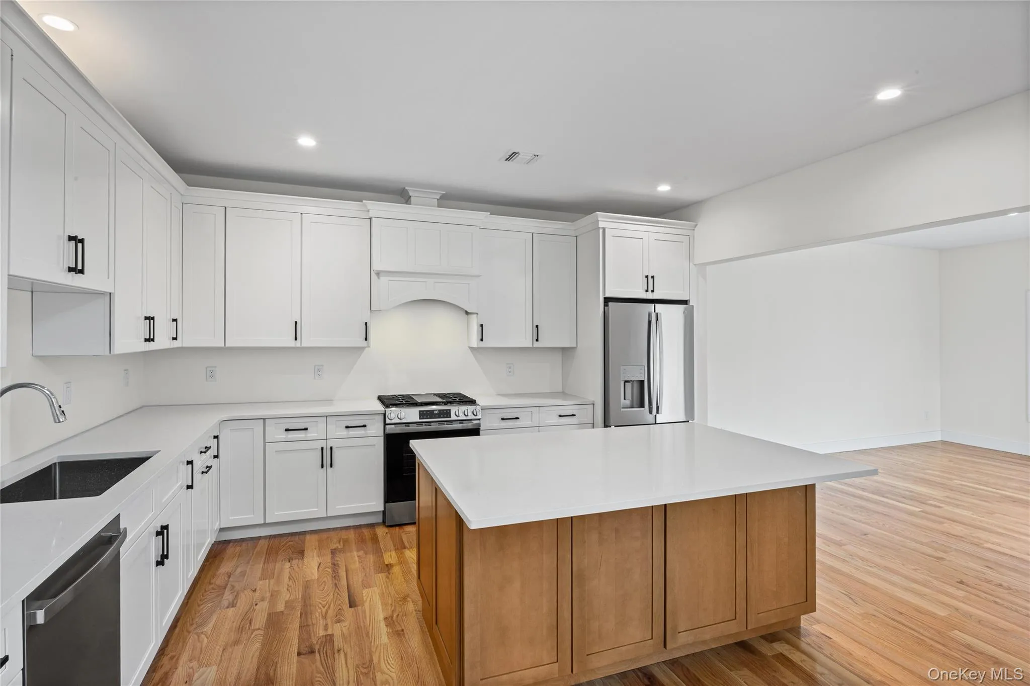 11 Colonels Path, Brookhaven, NY, 4 Bedrooms Bedrooms, 10 Rooms Rooms,2 BathroomsBathrooms,Residential,For Rent,Colonels,0,1034265 11 Colonels Path, Brookhaven, NY, 4 Bedrooms Bedrooms, 10 Rooms Rooms,2 BathroomsBathrooms,Residential,For Rent,Colonels,0,1034265