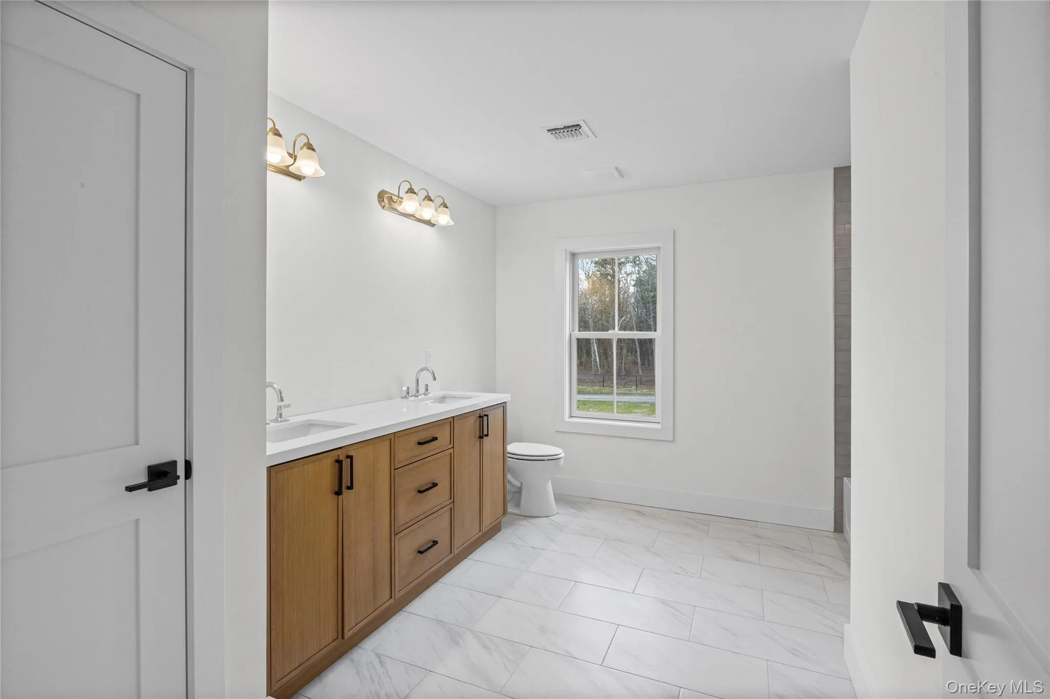 11 Colonels Path, Brookhaven, NY, 4 Bedrooms Bedrooms, 10 Rooms Rooms,2 BathroomsBathrooms,Residential,For Rent,Colonels,0,1034265 11 Colonels Path, Brookhaven, NY, 4 Bedrooms Bedrooms, 10 Rooms Rooms,2 BathroomsBathrooms,Residential,For Rent,Colonels,0,1034265