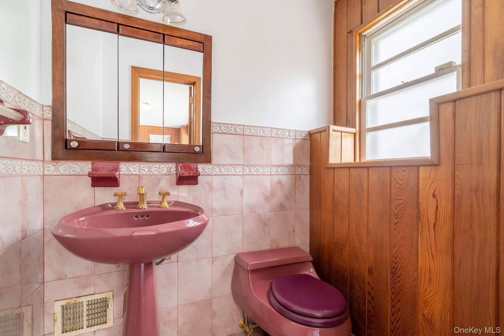 67 Malvern Lane, New Rochelle, NY, 3 Bedrooms Bedrooms, 8 Rooms Rooms,2 BathroomsBathrooms,Residential Lease,For Rent,Malvern,0,1034287 67 Malvern Lane, New Rochelle, NY, 3 Bedrooms Bedrooms, 8 Rooms Rooms,2 BathroomsBathrooms,Residential Lease,For Rent,Malvern,0,1034287