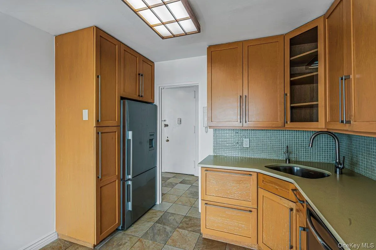 166-25 Powells Cove Boulevard, New York, NY, 2 Bedrooms Bedrooms, 5 Rooms Rooms,2 BathroomsBathrooms,Residential,For Rent,Powells Cove,0,1034296 166-25 Powells Cove Boulevard, New York, NY, 2 Bedrooms Bedrooms, 5 Rooms Rooms,2 BathroomsBathrooms,Residential,For Rent,Powells Cove,0,1034296
