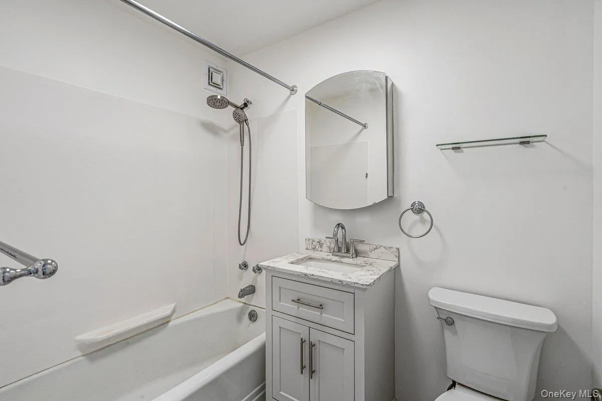 166-25 Powells Cove Boulevard, New York, NY, 2 Bedrooms Bedrooms, 5 Rooms Rooms,2 BathroomsBathrooms,Residential,For Rent,Powells Cove,0,1034296 166-25 Powells Cove Boulevard, New York, NY, 2 Bedrooms Bedrooms, 5 Rooms Rooms,2 BathroomsBathrooms,Residential,For Rent,Powells Cove,0,1034296