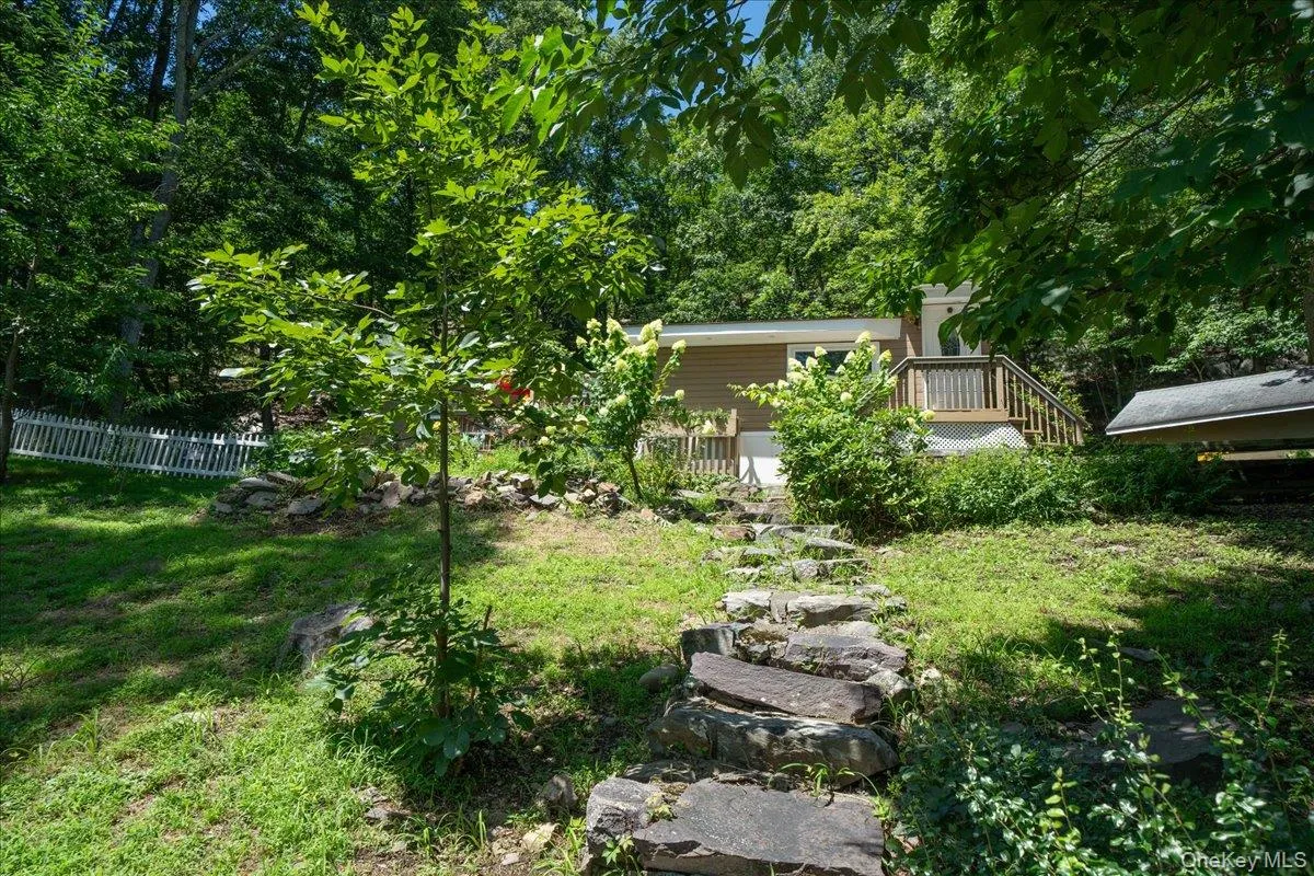 42 Deer Trail, Warwick (town), NY, 3 Bedrooms Bedrooms, 6 Rooms Rooms,1 BathroomBathrooms,Residential,For Rent,Deer,0,1034300 42 Deer Trail, Warwick (town), NY, 3 Bedrooms Bedrooms, 6 Rooms Rooms,1 BathroomBathrooms,Residential,For Rent,Deer,0,1034300