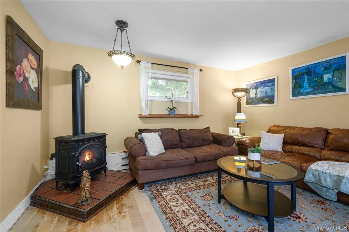 42 Deer Trail, Warwick (town), NY, 3 Bedrooms Bedrooms, 6 Rooms Rooms,1 BathroomBathrooms,Residential,For Rent,Deer,0,1034300 42 Deer Trail, Warwick (town), NY, 3 Bedrooms Bedrooms, 6 Rooms Rooms,1 BathroomBathrooms,Residential,For Rent,Deer,0,1034300