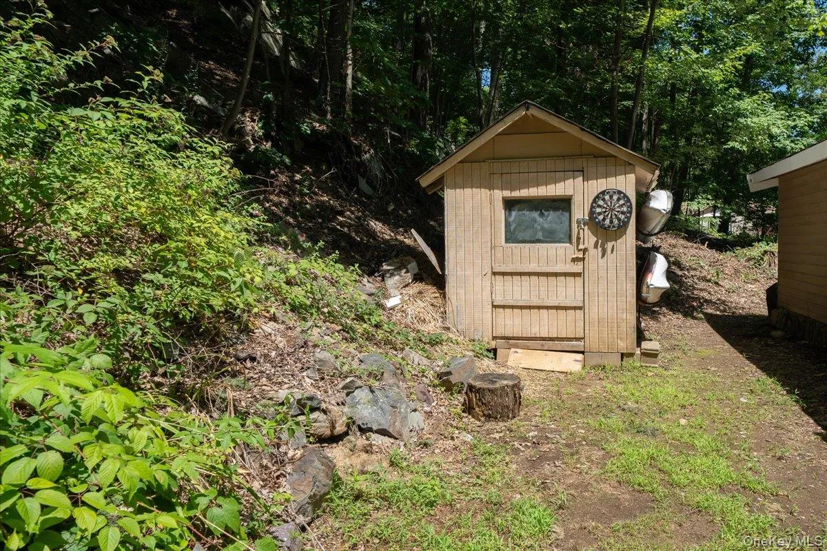 42 Deer Trail, Warwick (town), NY, 3 Bedrooms Bedrooms, 6 Rooms Rooms,1 BathroomBathrooms,Residential,For Rent,Deer,0,1034300 42 Deer Trail, Warwick (town), NY, 3 Bedrooms Bedrooms, 6 Rooms Rooms,1 BathroomBathrooms,Residential,For Rent,Deer,0,1034300