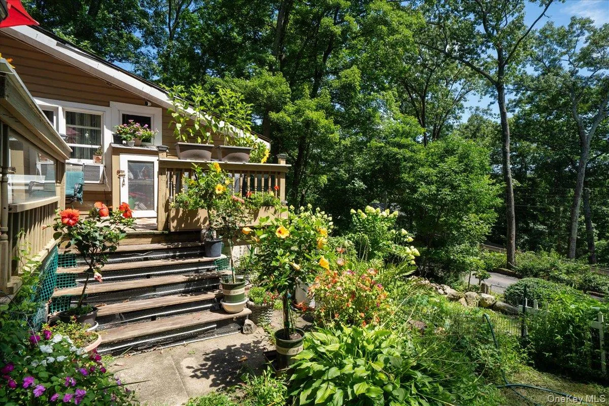 42 Deer Trail, Warwick (town), NY, 3 Bedrooms Bedrooms, 6 Rooms Rooms,1 BathroomBathrooms,Residential,For Rent,Deer,0,1034300 42 Deer Trail, Warwick (town), NY, 3 Bedrooms Bedrooms, 6 Rooms Rooms,1 BathroomBathrooms,Residential,For Rent,Deer,0,1034300
