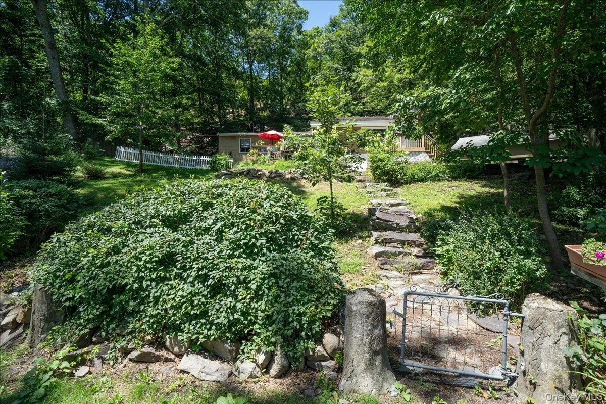 42 Deer Trail, Warwick (town), NY, 3 Bedrooms Bedrooms, 6 Rooms Rooms,1 BathroomBathrooms,Residential,For Rent,Deer,0,1034300 42 Deer Trail, Warwick (town), NY, 3 Bedrooms Bedrooms, 6 Rooms Rooms,1 BathroomBathrooms,Residential,For Rent,Deer,0,1034300