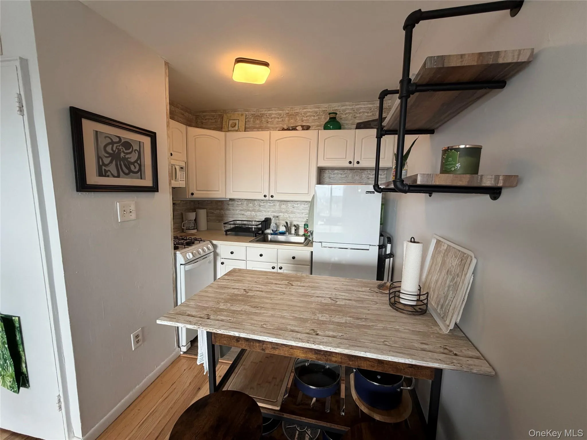 855 Broadway, Long Beach, NY, 1 Bedroom Bedrooms, 4 Rooms Rooms,1 BathroomBathrooms,Residential,For Rent,Broadway,0,1034321 855 Broadway, Long Beach, NY, 1 Bedroom Bedrooms, 4 Rooms Rooms,1 BathroomBathrooms,Residential,For Rent,Broadway,0,1034321