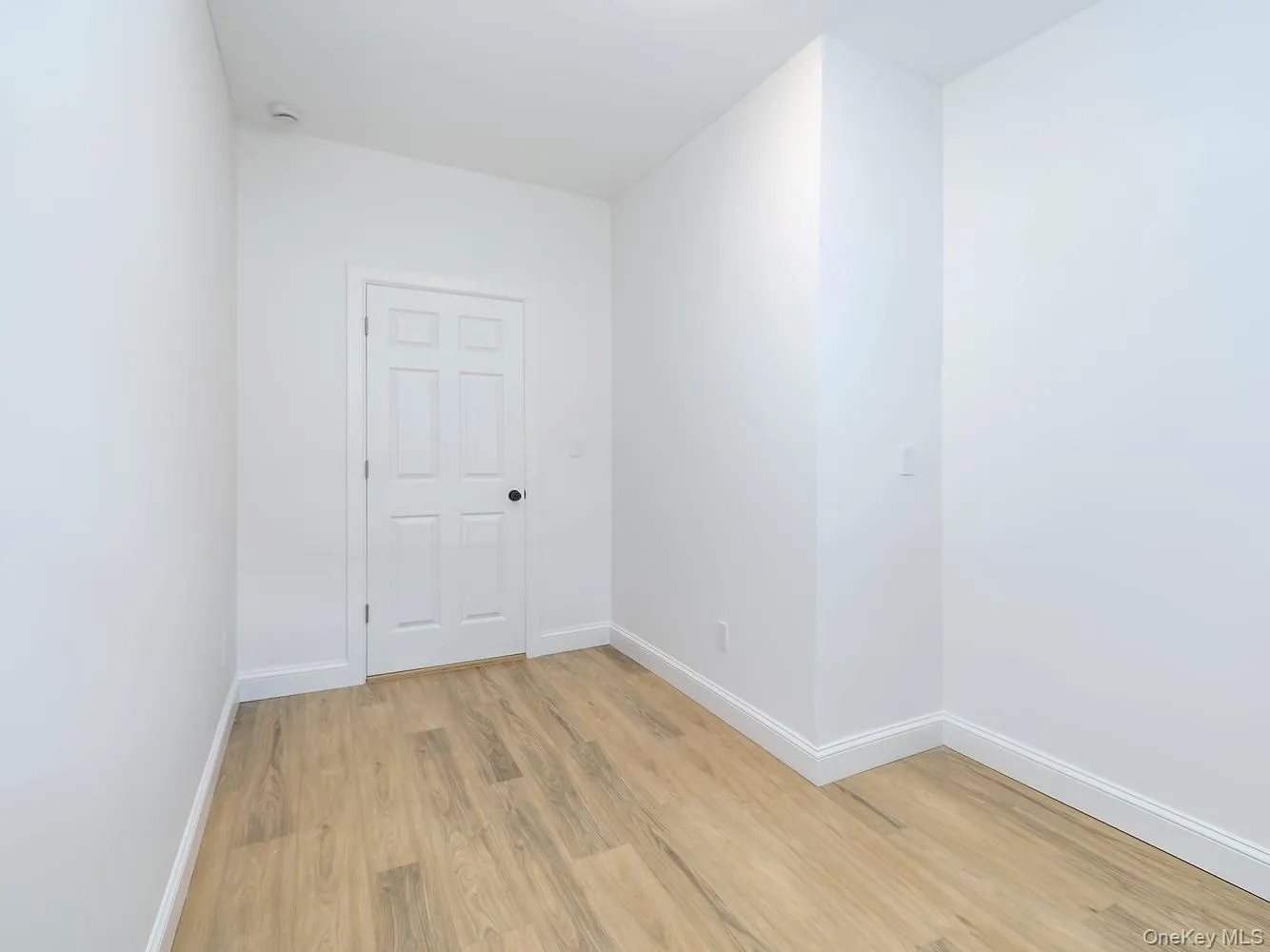 3 Rams Hill Road, Oyster Bay, NY, 1 Bedroom Bedrooms, 4 Rooms Rooms,1 BathroomBathrooms,Residential Lease,For Rent,Rams Hill,0,1034329 3 Rams Hill Road, Oyster Bay, NY, 1 Bedroom Bedrooms, 4 Rooms Rooms,1 BathroomBathrooms,Residential Lease,For Rent,Rams Hill,0,1034329