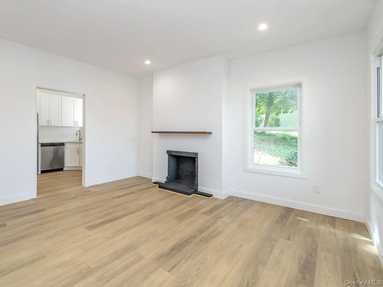 3 Rams Hill Road, Oyster Bay, NY, 1 Bedroom Bedrooms, 4 Rooms Rooms,1 BathroomBathrooms,Residential Lease,For Rent,Rams Hill,0,1034329 3 Rams Hill Road, Oyster Bay, NY, 1 Bedroom Bedrooms, 4 Rooms Rooms,1 BathroomBathrooms,Residential Lease,For Rent,Rams Hill,0,1034329
