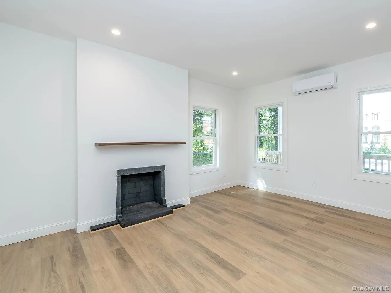 3 Rams Hill Road, Oyster Bay, NY, 1 Bedroom Bedrooms, 4 Rooms Rooms,1 BathroomBathrooms,Residential Lease,For Rent,Rams Hill,0,1034329 3 Rams Hill Road, Oyster Bay, NY, 1 Bedroom Bedrooms, 4 Rooms Rooms,1 BathroomBathrooms,Residential Lease,For Rent,Rams Hill,0,1034329