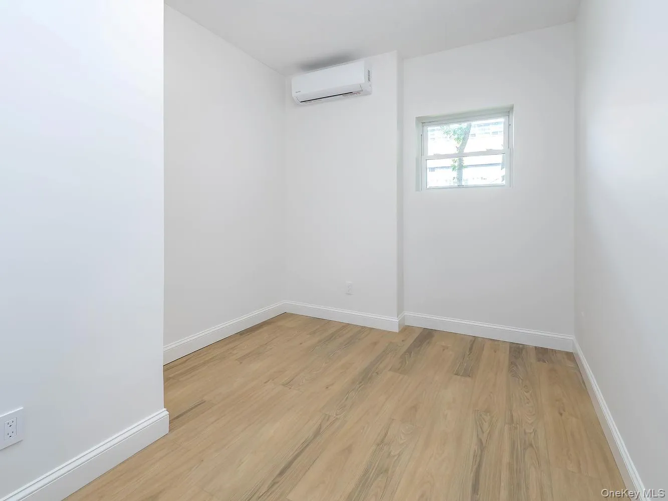 3 Rams Hill Road, Oyster Bay, NY, 1 Bedroom Bedrooms, 4 Rooms Rooms,1 BathroomBathrooms,Residential Lease,For Rent,Rams Hill,0,1034329 3 Rams Hill Road, Oyster Bay, NY, 1 Bedroom Bedrooms, 4 Rooms Rooms,1 BathroomBathrooms,Residential Lease,For Rent,Rams Hill,0,1034329