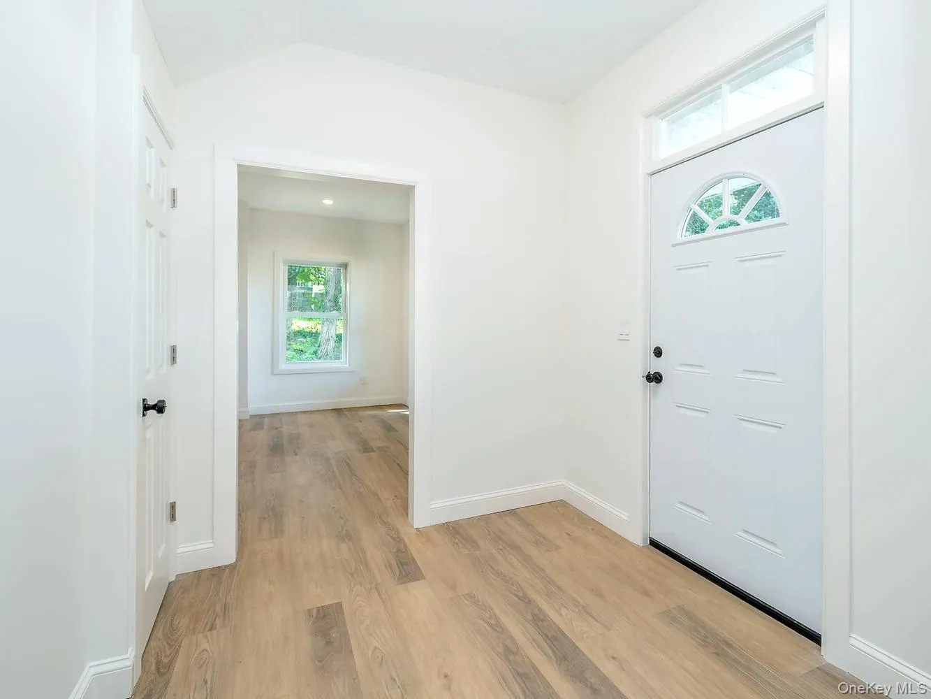 3 Rams Hill Road, Oyster Bay, NY, 1 Bedroom Bedrooms, 4 Rooms Rooms,1 BathroomBathrooms,Residential Lease,For Rent,Rams Hill,0,1034329 3 Rams Hill Road, Oyster Bay, NY, 1 Bedroom Bedrooms, 4 Rooms Rooms,1 BathroomBathrooms,Residential Lease,For Rent,Rams Hill,0,1034329