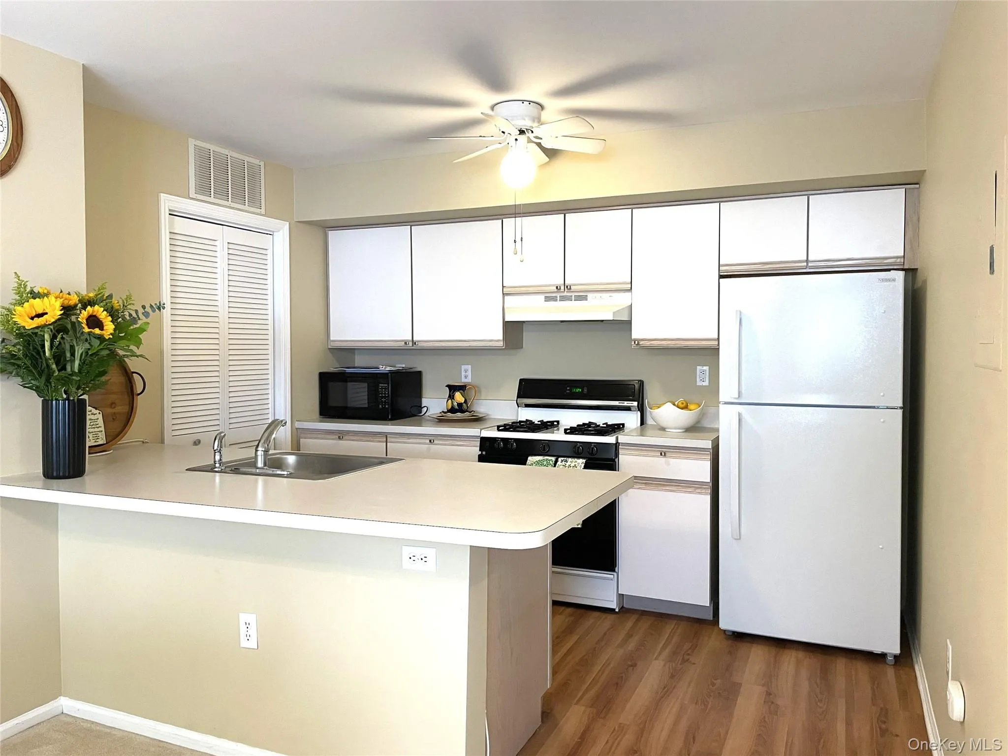 660 Crooked Hill Road, Orangetown, NY, 1 Bedroom Bedrooms, 4 Rooms Rooms,2 BathroomsBathrooms,Residential,For Rent,Crooked Hill,0,1034335 660 Crooked Hill Road, Orangetown, NY, 1 Bedroom Bedrooms, 4 Rooms Rooms,2 BathroomsBathrooms,Residential,For Rent,Crooked Hill,0,1034335