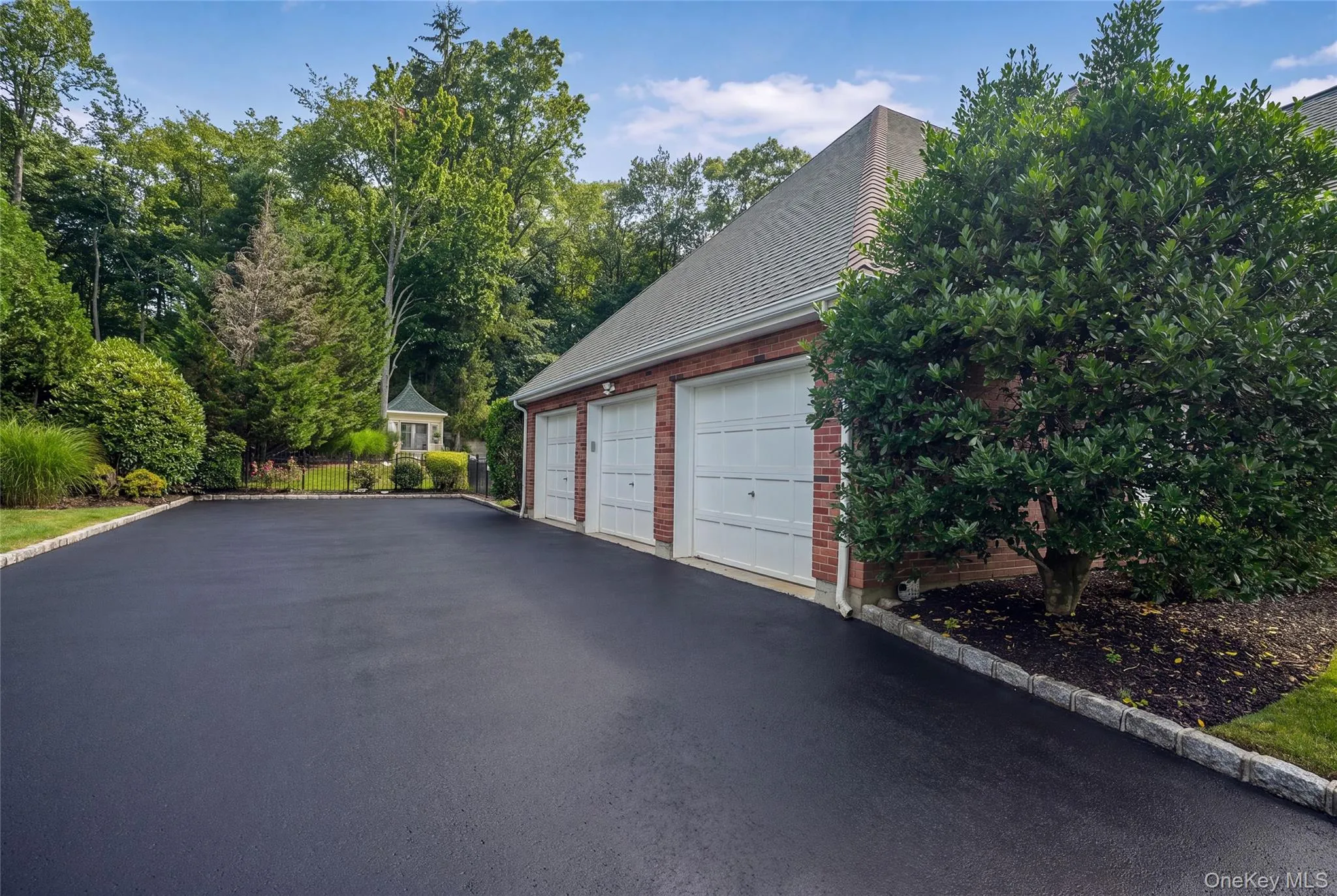 589 Caledonia Road, Huntington, NY, 5 Bedrooms Bedrooms, 10 Rooms Rooms,4 BathroomsBathrooms,Residential,For Rent,Caledonia,0,1034343 589 Caledonia Road, Huntington, NY, 5 Bedrooms Bedrooms, 10 Rooms Rooms,4 BathroomsBathrooms,Residential,For Rent,Caledonia,0,1034343
