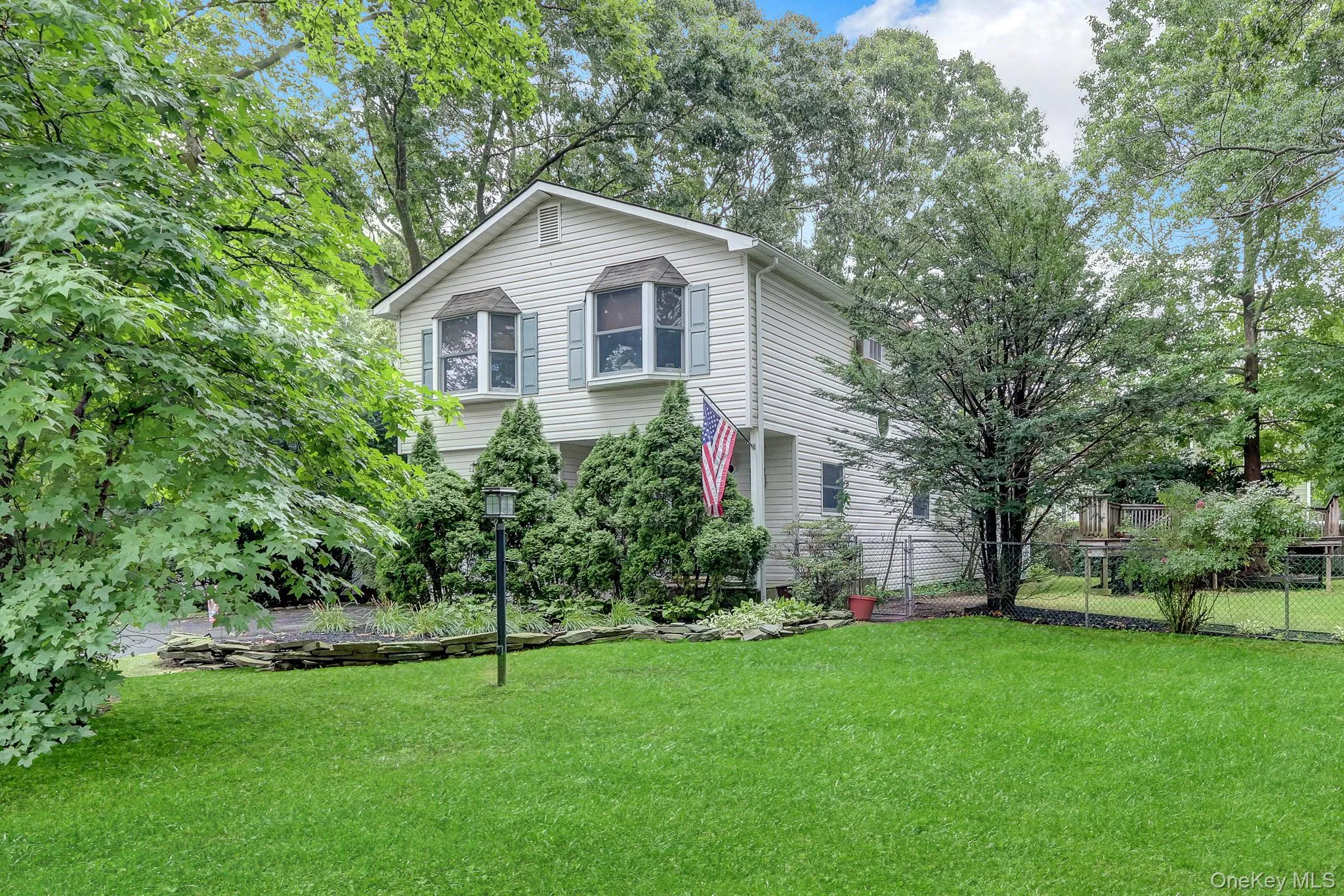 41 Main Avenue, Brookhaven, NY, 3 Bedrooms Bedrooms, 6 Rooms Rooms,2 BathroomsBathrooms,Residential,For Rent,Main,0,1034345 41 Main Avenue, Brookhaven, NY, 3 Bedrooms Bedrooms, 6 Rooms Rooms,2 BathroomsBathrooms,Residential,For Rent,Main,0,1034345
