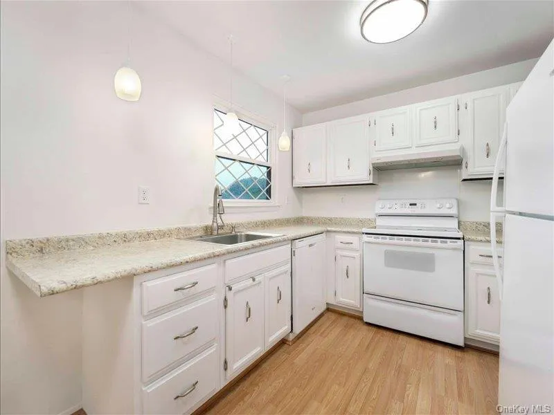 494 Sierra Vista Lane, Clarkstown, NY, 1 Bedroom Bedrooms, 4 Rooms Rooms,1 BathroomBathrooms,Residential,For Rent,Sierra Vista,0,1034352 494 Sierra Vista Lane, Clarkstown, NY, 1 Bedroom Bedrooms, 4 Rooms Rooms,1 BathroomBathrooms,Residential,For Rent,Sierra Vista,0,1034352