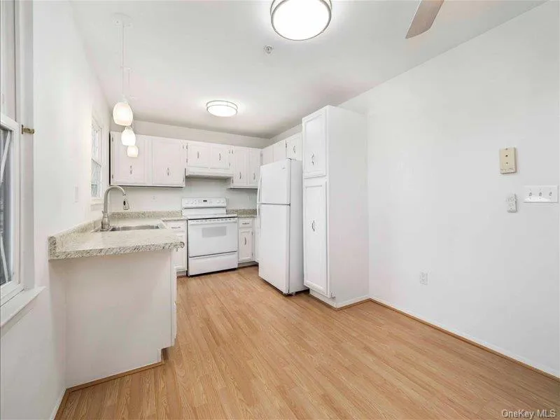 494 Sierra Vista Lane, Clarkstown, NY, 1 Bedroom Bedrooms, 4 Rooms Rooms,1 BathroomBathrooms,Residential,For Rent,Sierra Vista,0,1034352 494 Sierra Vista Lane, Clarkstown, NY, 1 Bedroom Bedrooms, 4 Rooms Rooms,1 BathroomBathrooms,Residential,For Rent,Sierra Vista,0,1034352
