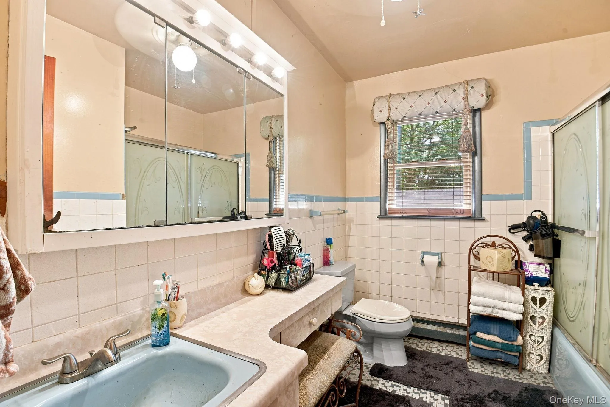 26 Monroe Drive, Poughkeepsie, NY, 3 Bedrooms Bedrooms, 7 Rooms Rooms,1 BathroomBathrooms,Residential,For Rent,Monroe,0,1034364 26 Monroe Drive, Poughkeepsie, NY, 3 Bedrooms Bedrooms, 7 Rooms Rooms,1 BathroomBathrooms,Residential,For Rent,Monroe,0,1034364
