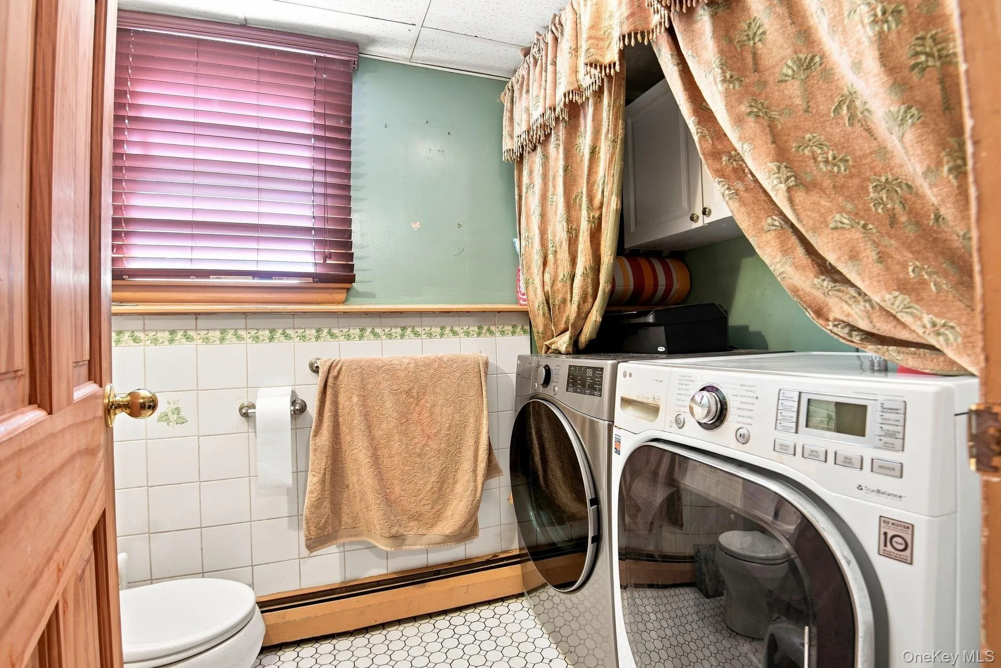 Half bath & Laundry Half bath & Laundry