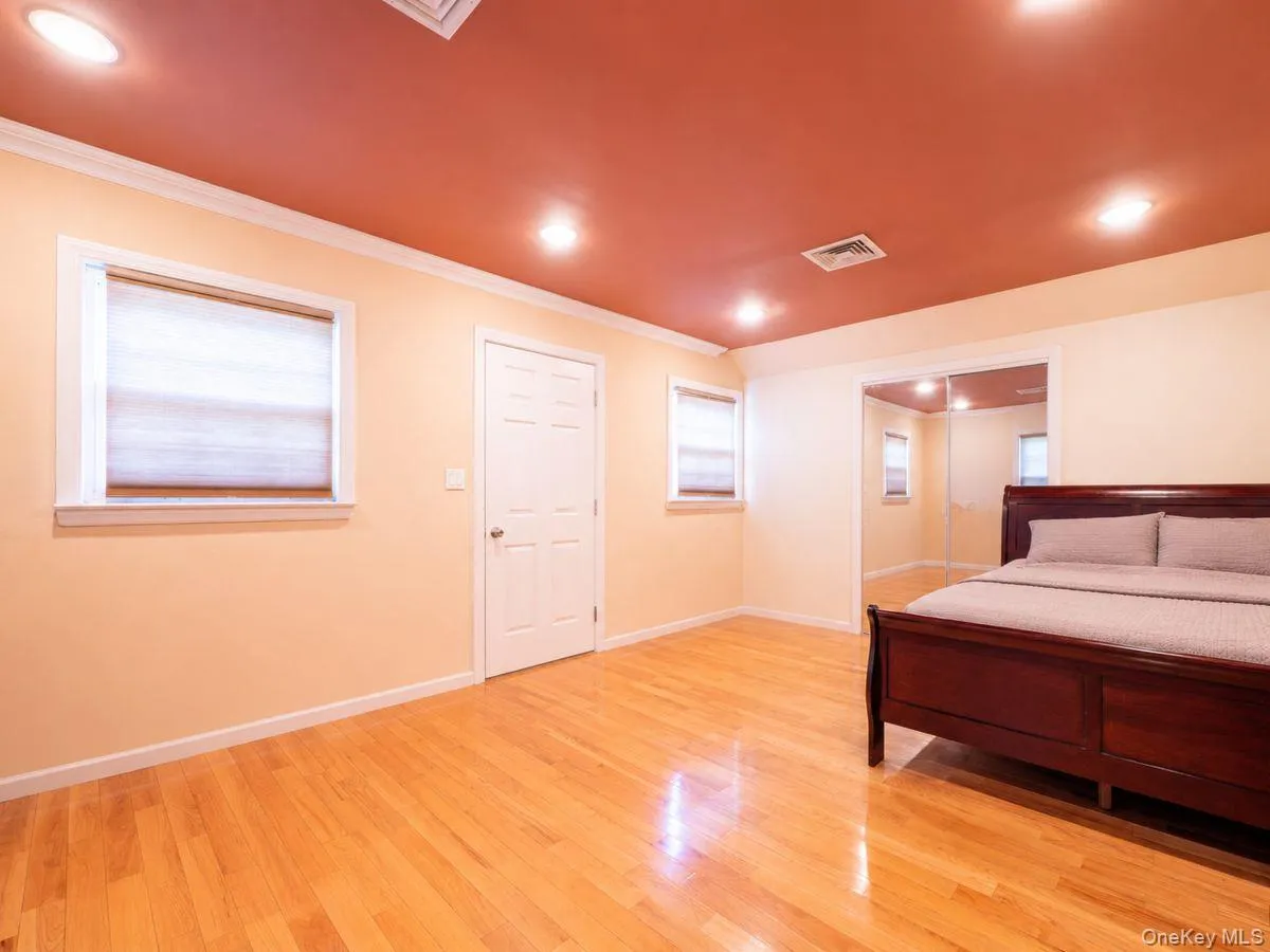 295 Ivy Avenue, North Hempstead, NY, 3 Bedrooms Bedrooms, 7 Rooms Rooms,2 BathroomsBathrooms,Residential,For Rent,Ivy,0,1034366 295 Ivy Avenue, North Hempstead, NY, 3 Bedrooms Bedrooms, 7 Rooms Rooms,2 BathroomsBathrooms,Residential,For Rent,Ivy,0,1034366