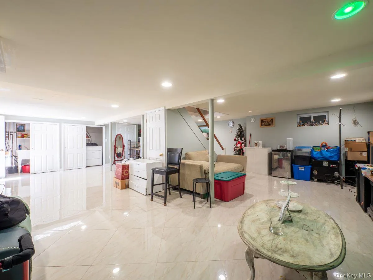 295 Ivy Avenue, North Hempstead, NY, 3 Bedrooms Bedrooms, 7 Rooms Rooms,2 BathroomsBathrooms,Residential,For Rent,Ivy,0,1034366 295 Ivy Avenue, North Hempstead, NY, 3 Bedrooms Bedrooms, 7 Rooms Rooms,2 BathroomsBathrooms,Residential,For Rent,Ivy,0,1034366