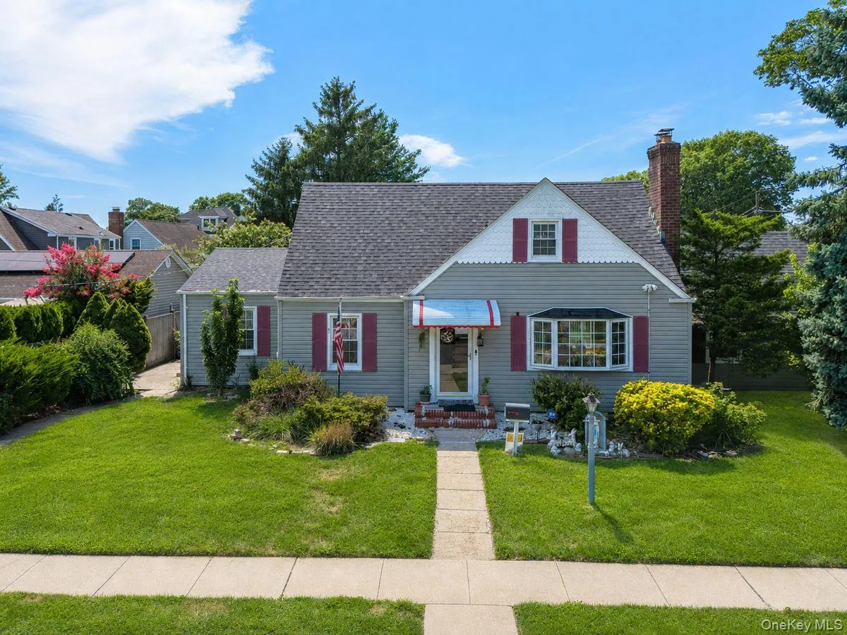 295 Ivy Avenue, North Hempstead, NY, 3 Bedrooms Bedrooms, 7 Rooms Rooms,2 BathroomsBathrooms,Residential,For Rent,Ivy,0,1034366 295 Ivy Avenue, North Hempstead, NY, 3 Bedrooms Bedrooms, 7 Rooms Rooms,2 BathroomsBathrooms,Residential,For Rent,Ivy,0,1034366